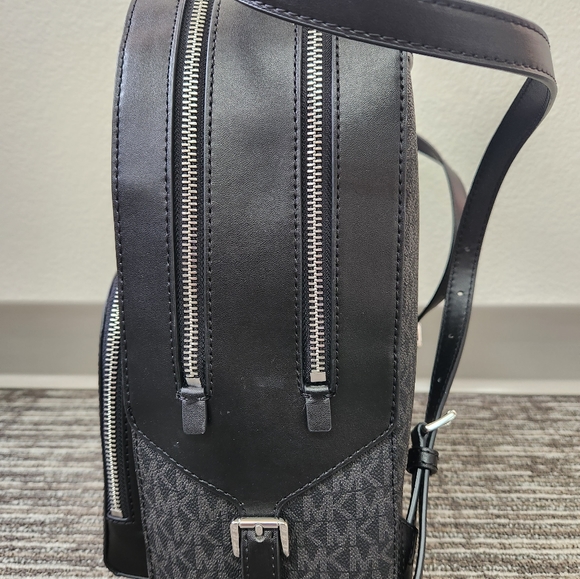 Michael Kors Jaycee Logo Backpack Black - Picture 7 of 9